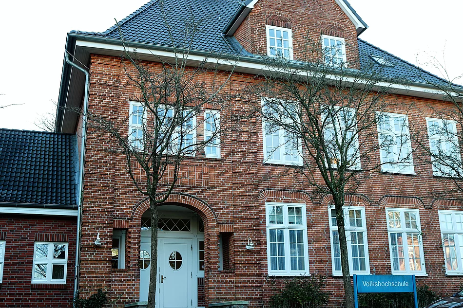 Volkshochschule Hohenwestedt Gebäudeansicht Front Volkshochschule Hohenwestedt Gebäudeansicht Front