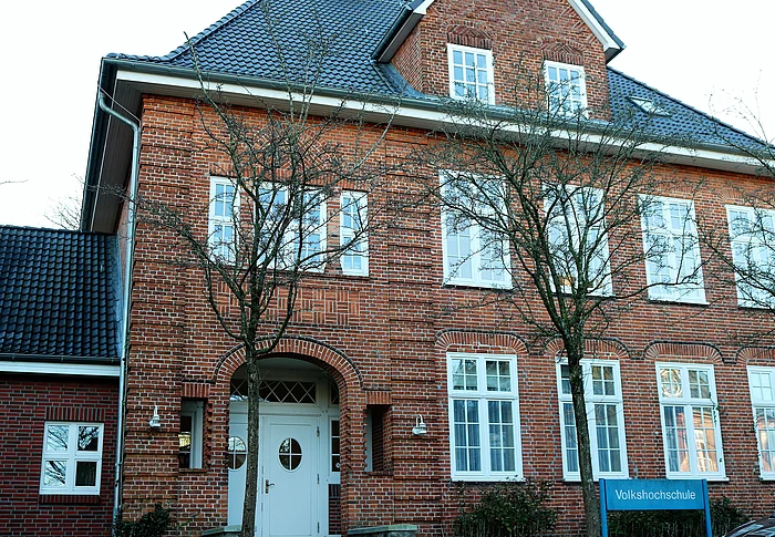 Volkshochschule Hohenwestedt Gebäudeansicht Front