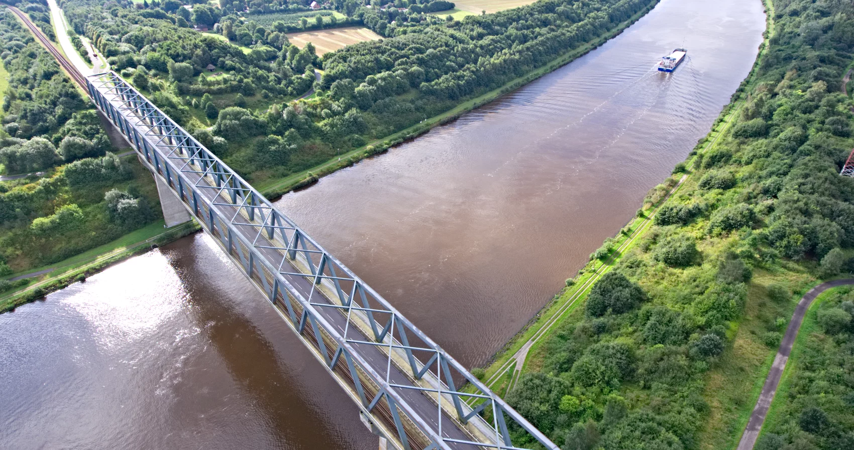 Grünentaler Hochbrücke im Ortsteil von Beldorf 